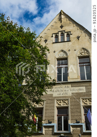 ルーマニア トランシルヴァニア地方のシギショアラの歴史地区の学校の山にある山上学校 ルーマニア トランシルヴァニア地方のシギショアラの歴史地区の学校の山にある山上学校 91820525