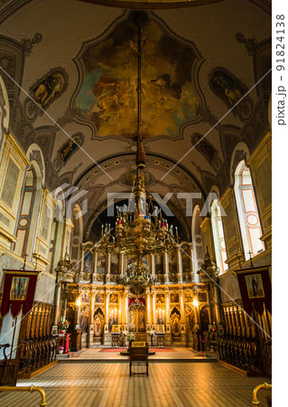 セルビア　ノヴィ・サドの聖ジョージ大聖堂の聖堂内 91824138