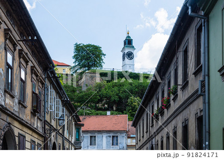 セルビア ノヴィ・サドのペトロヴァラディン要塞と時計塔 セルビア ノヴィ・サドのペトロヴァラディン要塞と時計塔 91824171