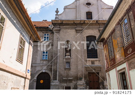 セルビア　ノヴィ・サドの街並み. 91824175