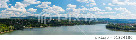 セルビア ノヴィ・サドのペトロヴァラディン要塞から望むドナウ川 セルビア ノヴィ・サドのペトロヴァラディン要塞から望むドナウ川 91824186