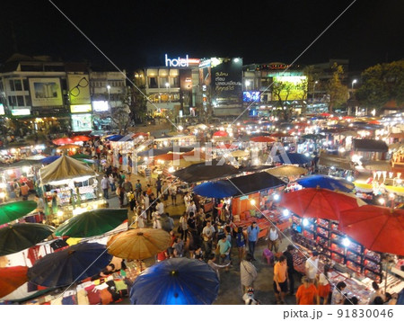 【タイ】チェンマイのナイトマーケット 91830046