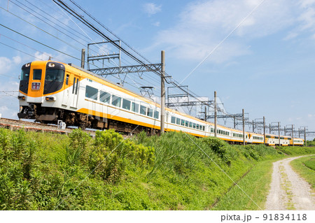 【近鉄名古屋線】伊勢方面へ駆け抜ける特急列車 【近鉄名古屋線】伊勢方面へ駆け抜ける特急列車 91834118