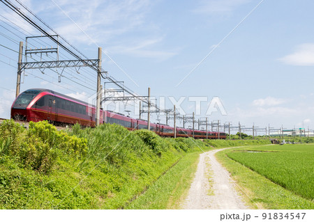 【近鉄名古屋線】名古屋方面へ駆け抜ける特急列車 91834547