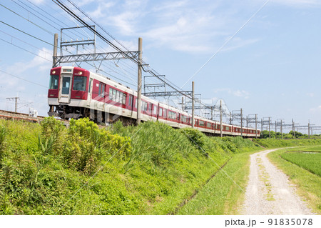 【近鉄名古屋線】伊勢方面へ駆け抜ける急行列車 【近鉄名古屋線】伊勢方面へ駆け抜ける急行列車 91835078