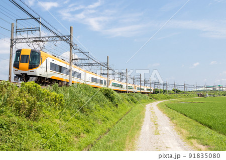 【近鉄名古屋線】伊勢方面へ駆け抜ける特急列車 【近鉄名古屋線】伊勢方面へ駆け抜ける特急列車 91835080