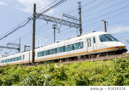【近鉄名古屋線】名古屋方面へ駆け抜ける特急列車 91836326