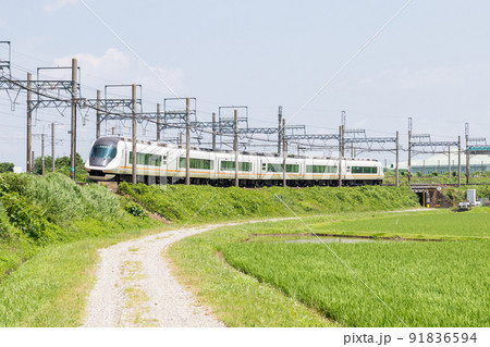 【近鉄名古屋線】大阪方面へ駆け抜ける特急列車 91836594
