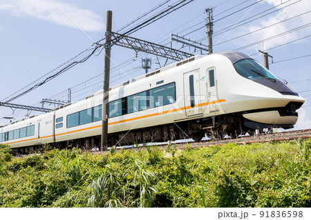 【近鉄名古屋線】大阪方面へ駆け抜ける特急列車 91836598