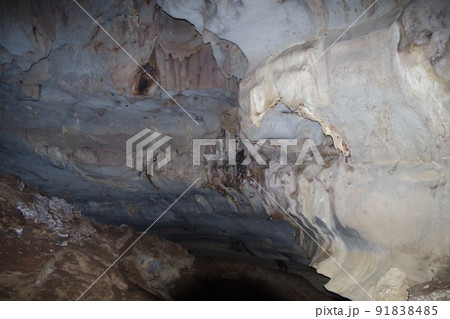 マレーシア　ボルネオ島　サラワク州バウのウィンド洞窟 91838485