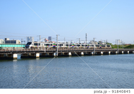 特急「にちりんシーガイア」として宮崎空港を目指して福岡市内を行く783系電車(後追い) 特急「にちりんシーガイア」として宮崎空港を目指して福岡市内を行く783系電車(後追い) 91840845