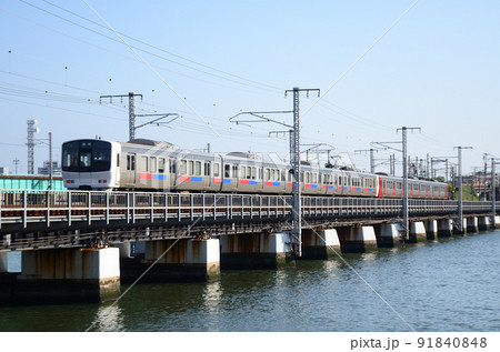 811系と813系が併結された福間に向かう鹿児島本線の普通列車