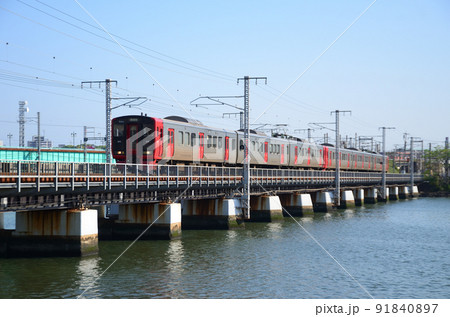 南福岡に向かう813系6連の普通列車 南福岡に向かう813系6連の普通列車 91840897