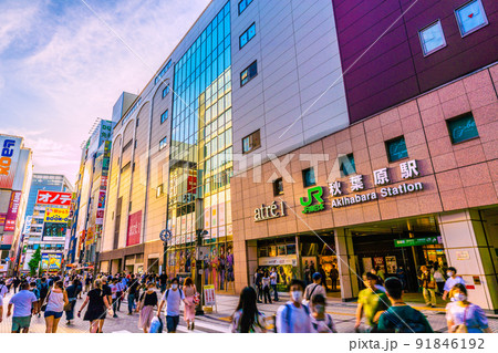 日本の東京都市景観 第7波襲来!BA.5増加…全国5万人超、東京9千人超、秋葉原は…=7月10日 日本の東京都市景観 第7波襲来!BA.5増加…全国5万人超、東京9千人超、秋葉原は…=7月10日 91846192