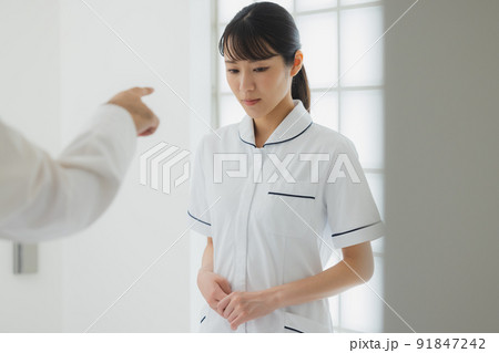 怒られる看護師 怒られる看護師 91847242