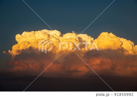 夏の積乱雲 91850992
