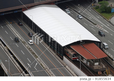 新大阪駅に到着する大阪メトロ御堂筋線10A系 新大阪駅に到着する大阪メトロ御堂筋線10A系 91855634