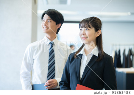 女性社員 男性社員 ビジネス、ビジネスイメージ、ビジネスシーン、会社、会社員、仕事 女性社員 男性社員 ビジネス、ビジネスイメージ、ビジネスシーン、会社、会社員、仕事 91863488