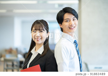 女性社員 男性社員 ビジネス、ビジネスイメージ、ビジネスシーン、会社、会社員、仕事 女性社員 男性社員 ビジネス、ビジネスイメージ、ビジネスシーン、会社、会社員、仕事 91863489
