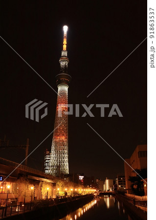 東京ミズマチを流れる北十間川とスカイツリー （枕橋） 91863537
