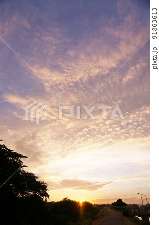 夕焼け空のグラデーション 夕焼け空のグラデーション 91863613