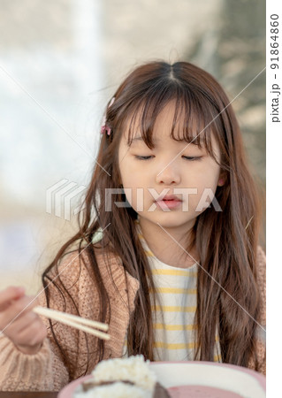 子供 食べ物 フード 91864860