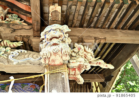 埼玉県秩父市下吉田 椋(むく)神社内 八幡宮旧本殿の守護神 埼玉県秩父市下吉田 椋(むく)神社内 八幡宮旧本殿の守護神 91865405