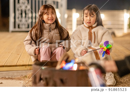 子供 ライフスタイル キャンプ 91865523