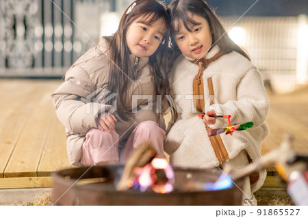 子供 ライフスタイル キャンプ 91865527