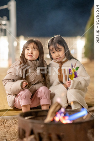 子供 ライフスタイル キャンプ 91865534