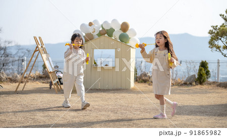 子供 ライフスタイル 二人 91865982