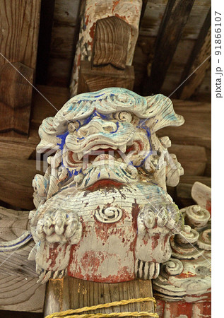 埼玉県秩父市下吉田　椋(むく)神社内　八幡宮旧本殿の守護神 91866107