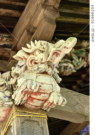 埼玉県秩父市下吉田　椋(むく)神社内　八幡宮旧本殿の守護神 91866204