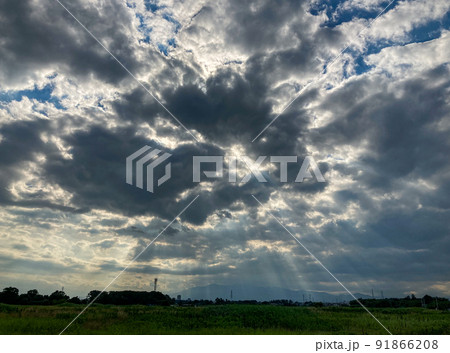 薄明光線、天使の梯子 crepuscular rays 薄明光線、天使の梯子 crepuscular rays 91866208