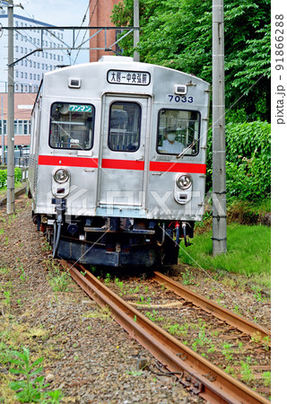 鉄道　私鉄：弘南鉄道　大鰐線　中央弘前駅を発車 91866288