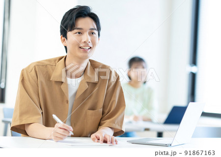 大学生　授業　教室 91867163