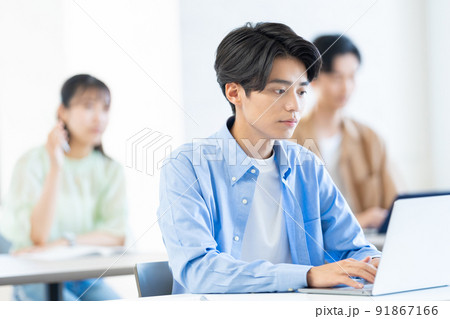 大学生　授業　教室 91867166