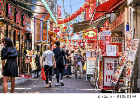 横浜の都市風景　横浜中華街　路地裏 91868144