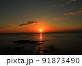 海に沈む夕日 91873490