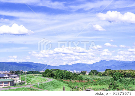梅雨明けの空 91875675