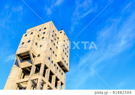 夏の早朝の旧志免鉱業所竪坑櫓　福岡県志免町 91882504