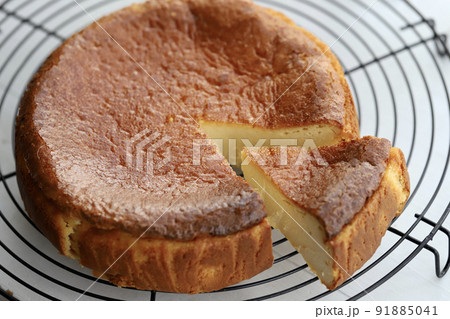 米粉のベイクドチーズケーキ　チーズケーキ　手作りケーキ 91885041