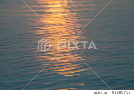 texture of water sunset blur in motion, abstract background 91886716