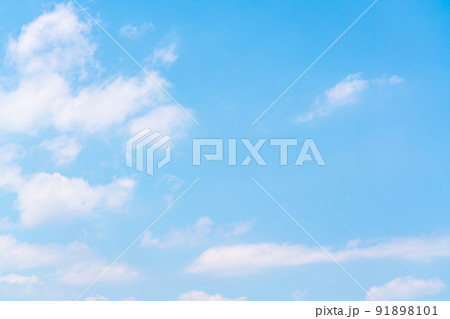 背景素材 青空と白い雲 背景素材 青空と白い雲 91898101