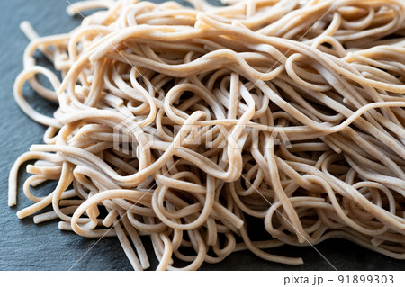 岩盤にのせた二八蕎麦 岩盤にのせた二八蕎麦 91899303