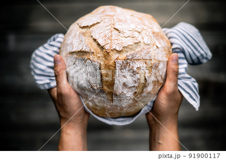 Traditional leavened sourdough bread 91900117