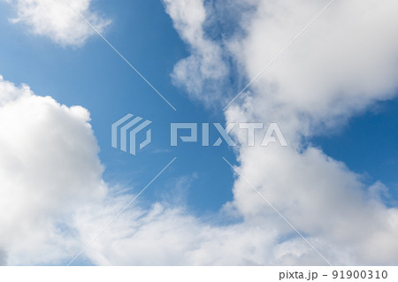 青空　空　雲　背景　背景素材 91900310