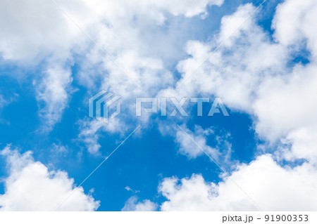 青空　空　雲　背景　背景素材 91900353