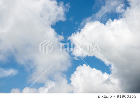青空　空　雲　背景　背景素材 91900355