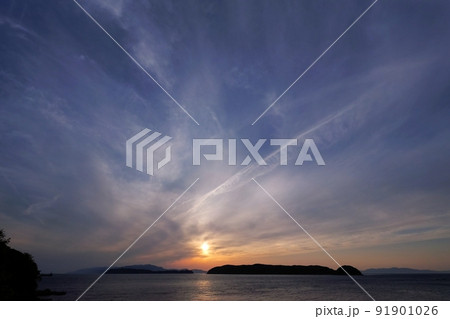 多様な雲が現れた初夏の夕景・超広角・空主体・220504pm 多様な雲が現れた初夏の夕景・超広角・空主体・220504pm 91901026